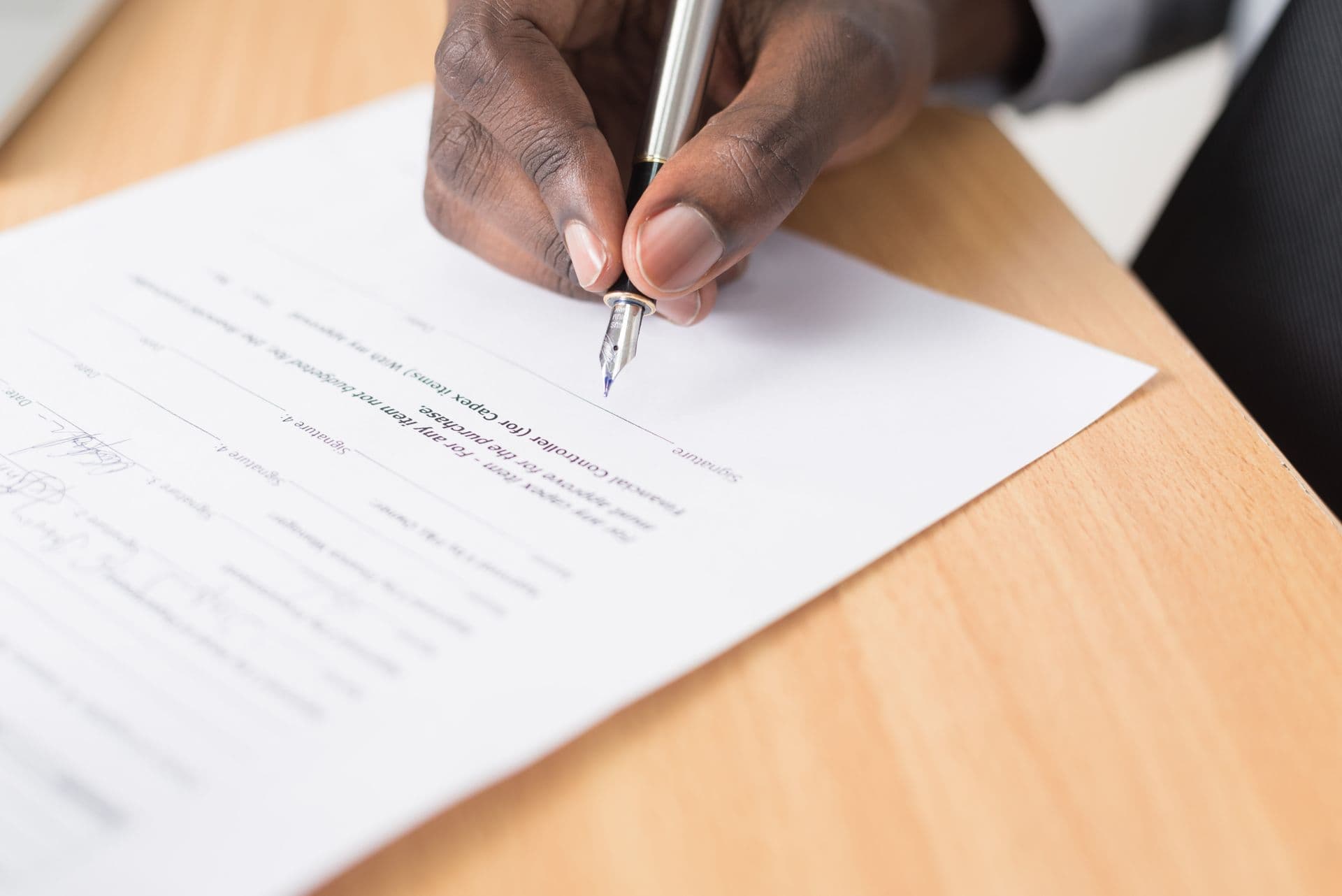 Signature d’un document contractuel